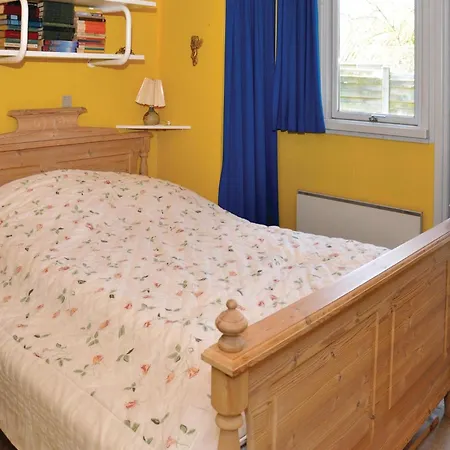 Three-bedroom In Dom wakacyjny *